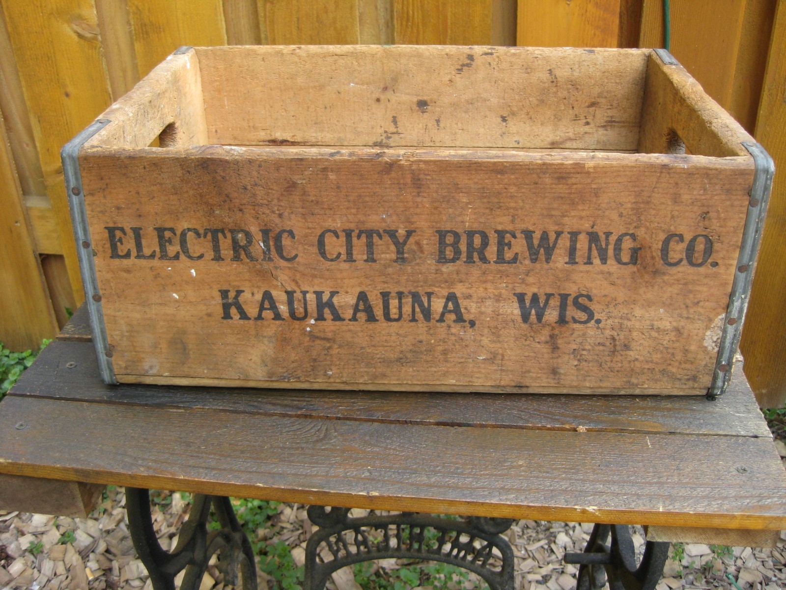 Nice Vintage Electric City Brewing Co. wooden beer crate from Kaukauna, Wis. Nice Vintage Electric City Brewing Co. wooden beer crate from Kaukauna, Wis.
