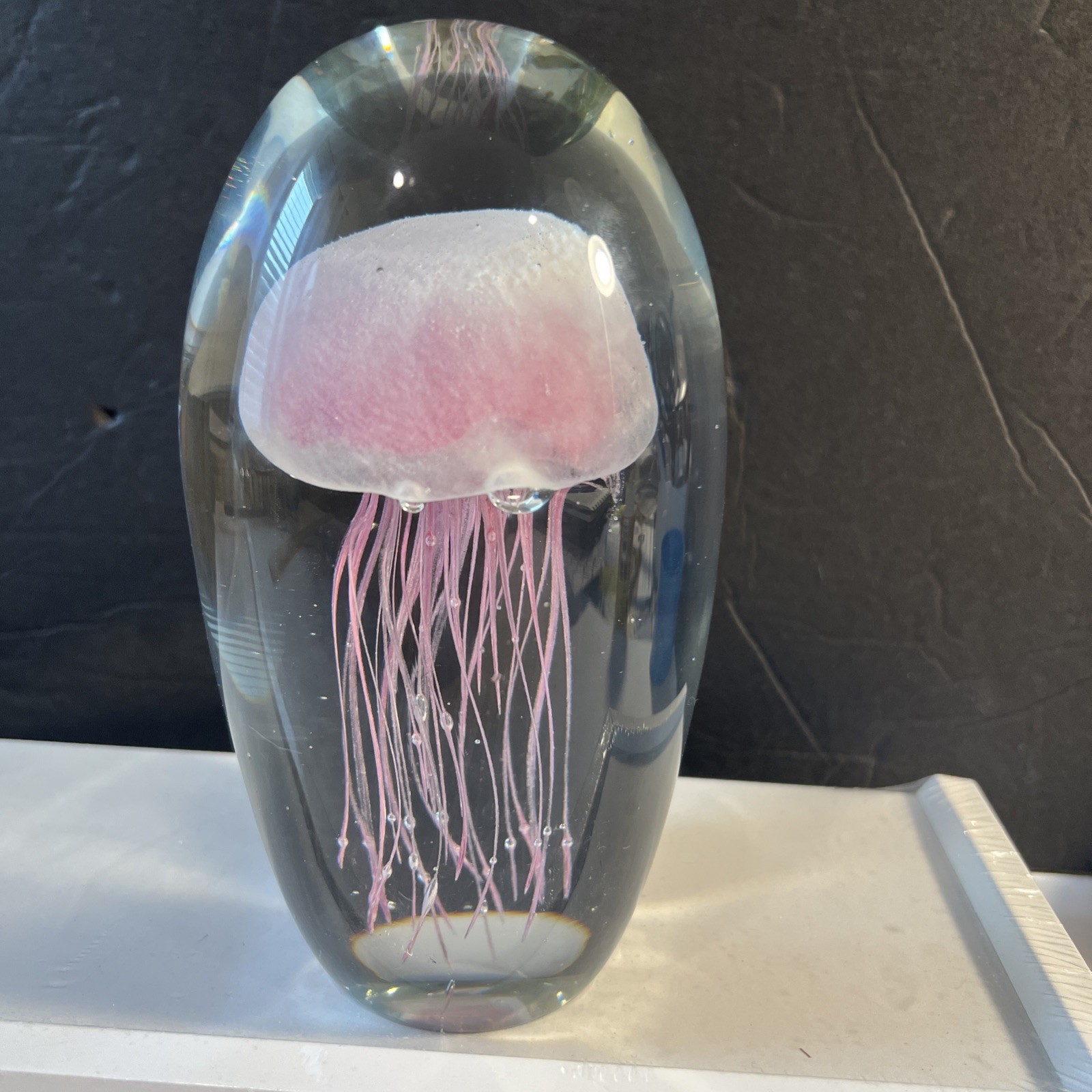 NEW Dynasty Gallery hand-blown glass jellyfish paperweight -Glows in dark/6.5”