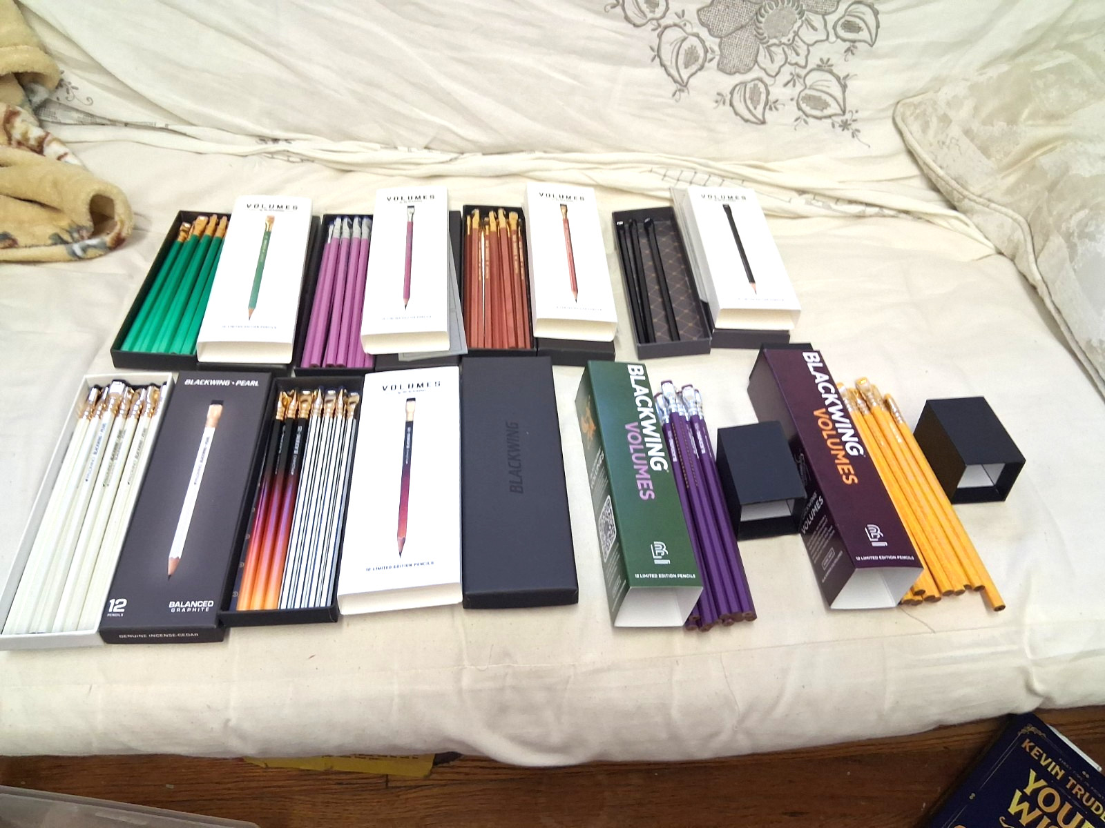 8 PACK BUNDLE * VOLUME BLACKWING * Pencils LIMITED EDITIONS ALL RARE COLORS