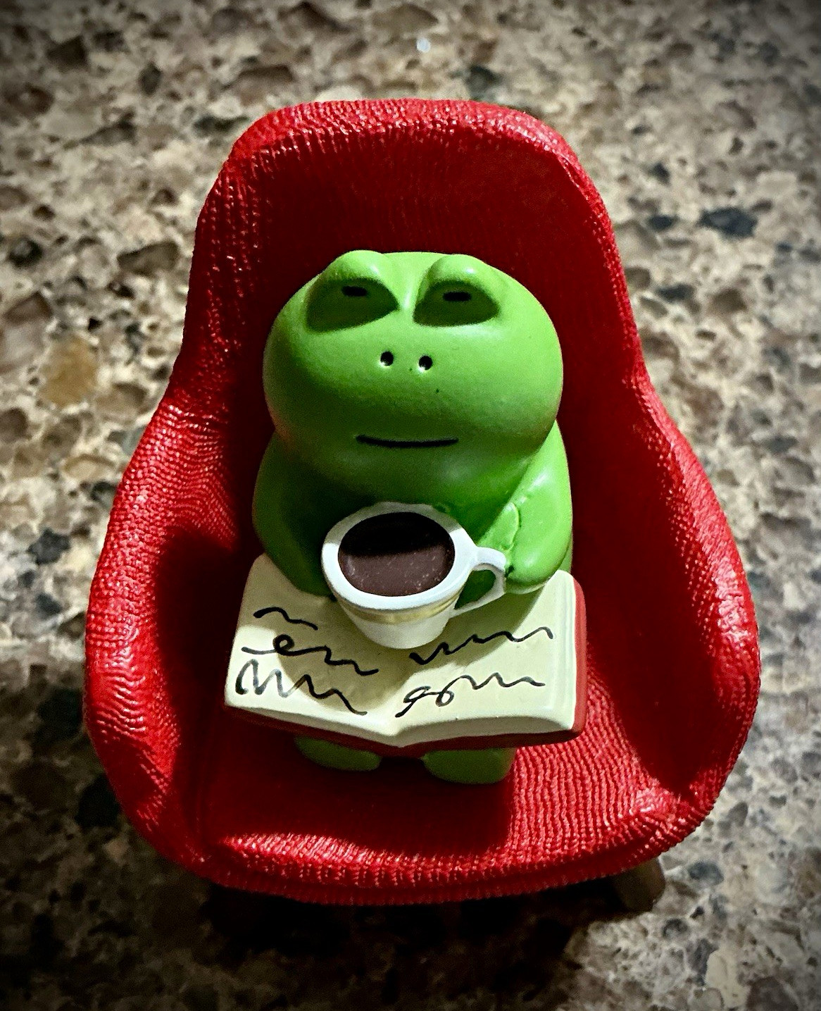 New Refintural Miniature Resin Frog Figurine in Red Chair Painted 3D Effect New Refintural Miniature Resin Frog Figurine in Red Chair Painted 3D Effect