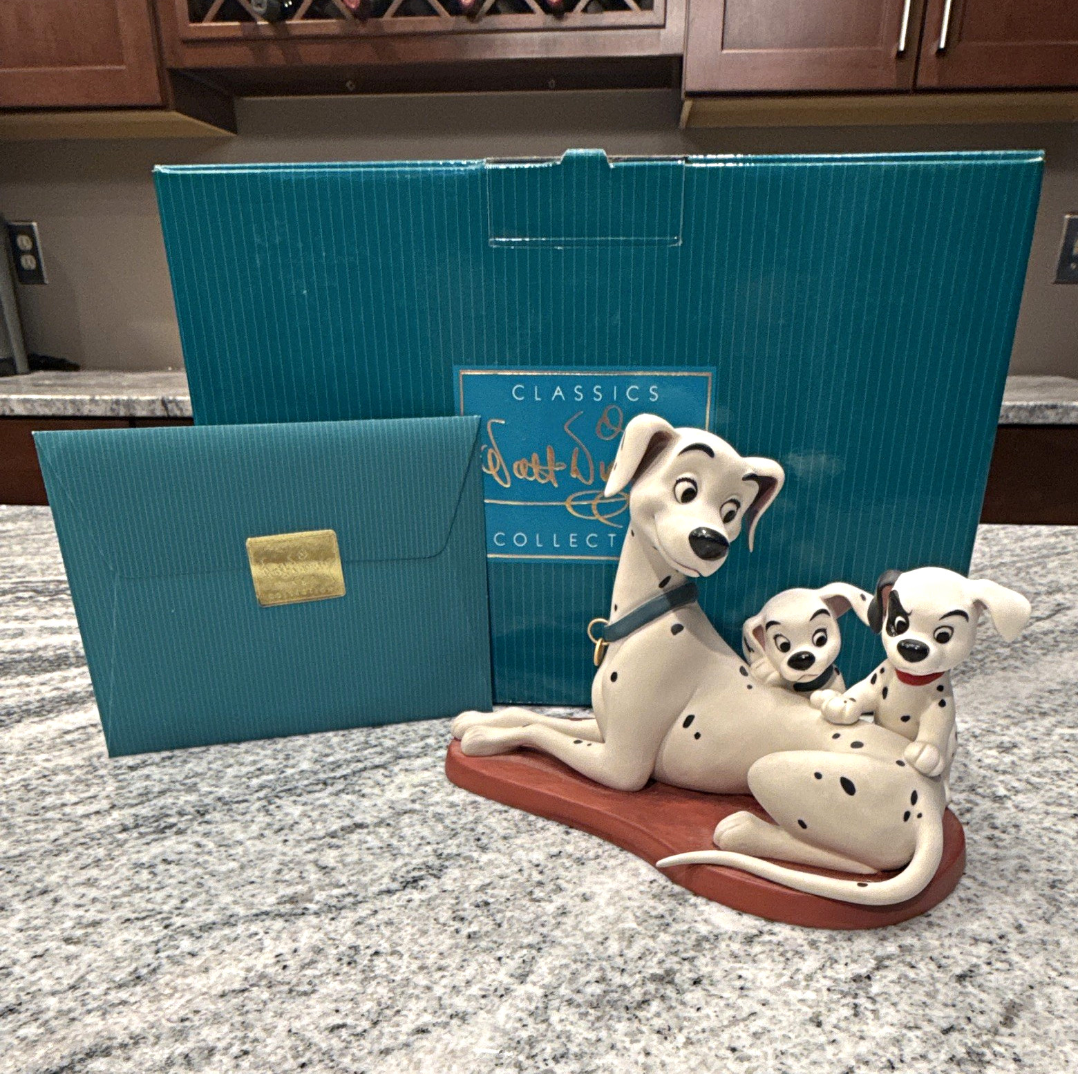 WDCC 101 Dalmatians “Patient Perdita”  w/ Box and sealed COA. MINT CONDITION 
