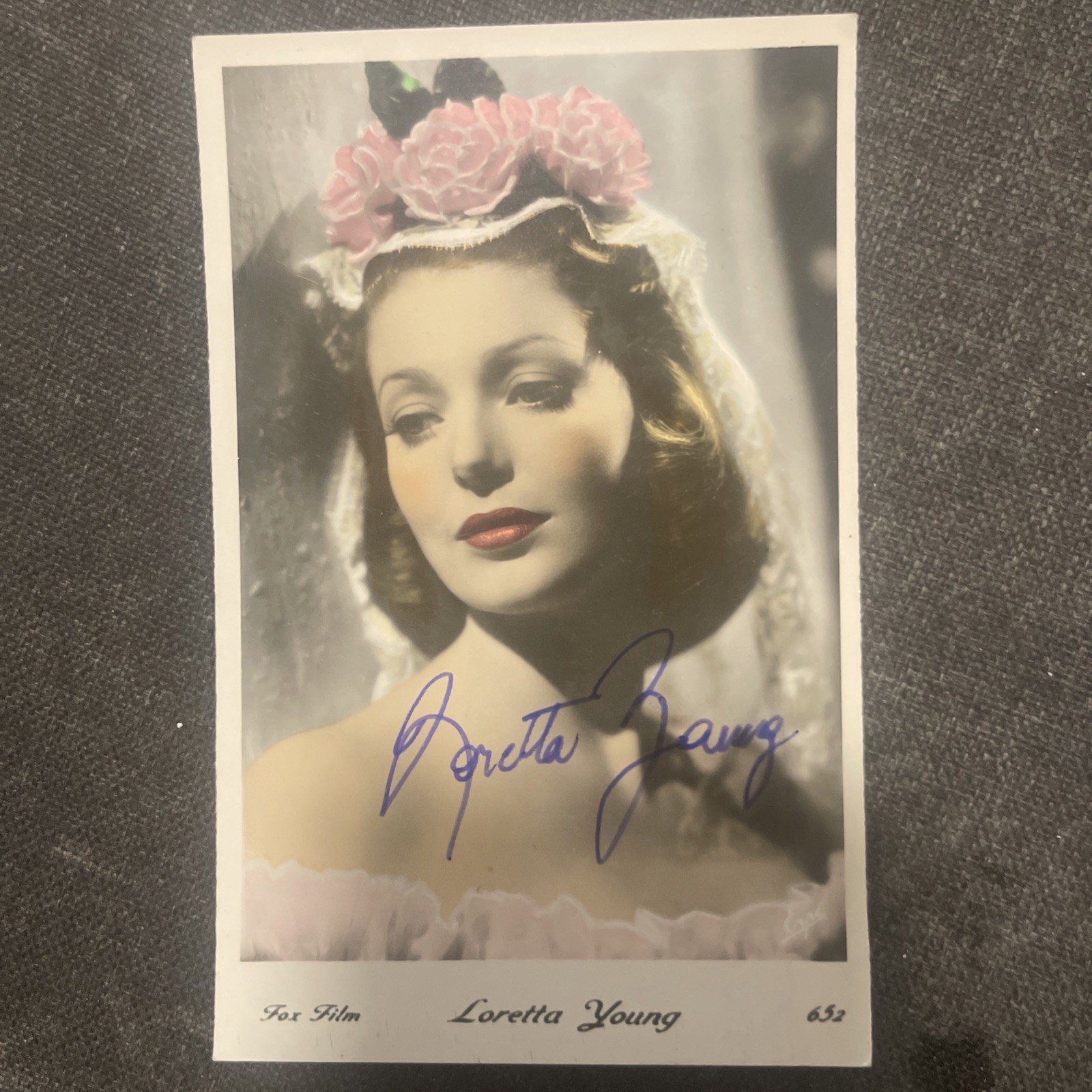 Vintage Loretta Young Cinema Postcard Autograph Signature Dedication