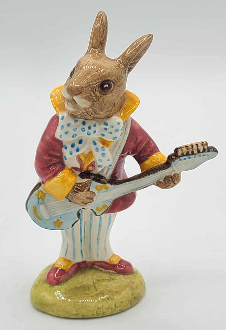 Royal Doulton Bunnykins Mr. Bunnybeat Guitar DB16 Strumming Figurine 4.5” Rabbit