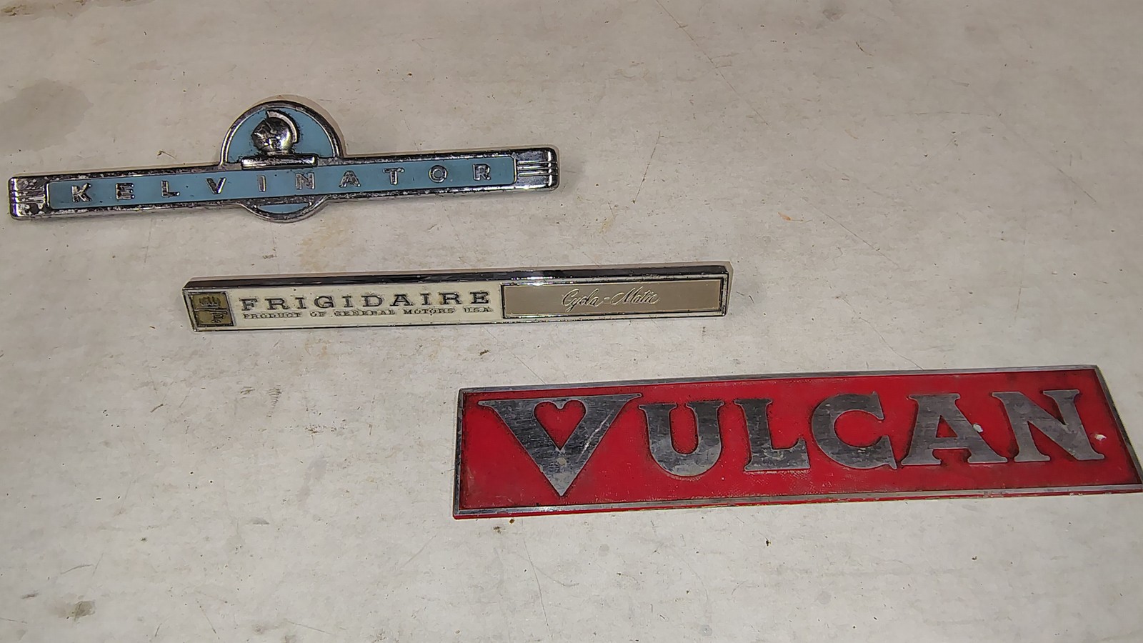 Vintage Appliance Emblem Lot Kelvinator Frigidaire Cycle-Matic Vulcan Stove RARE Vintage Appliance Emblem Lot Kelvinator Frigidaire Cycle-Matic Vulcan Stove RARE