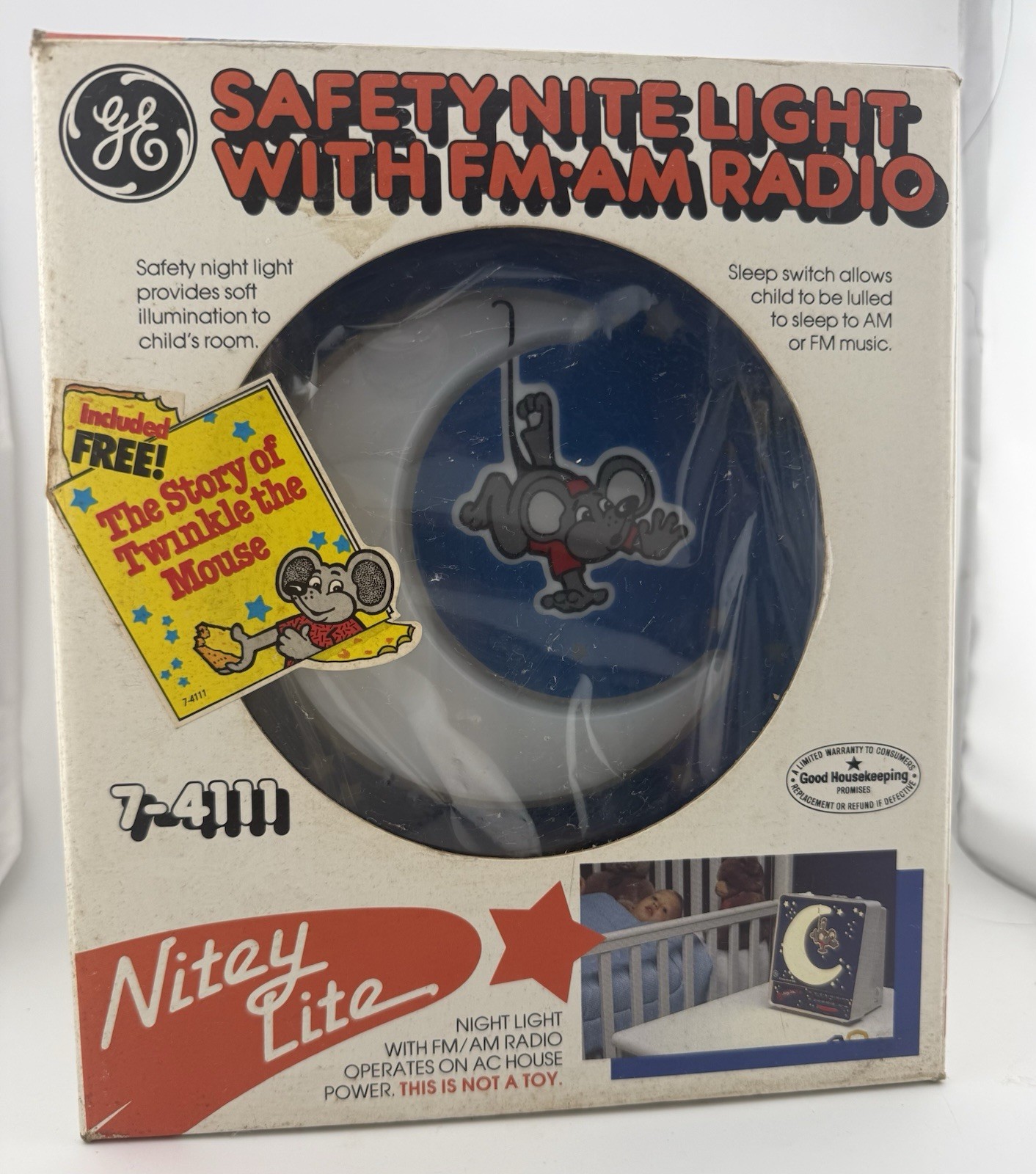 Vintage GE Nitey Lite Safety Night Light FM/AM Radio Twinkle Mouse NIB