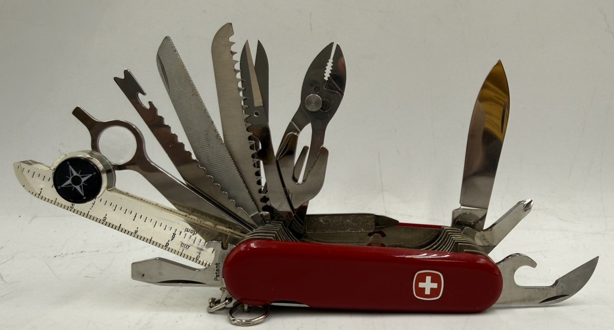 VINTAGE WENGER TOOL CHEST PLUS SWISS ARMY KNIFE COMPASS MULTI TOOL R (CP2023932)