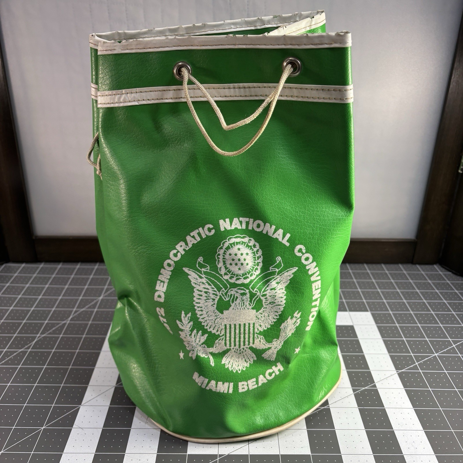 Vtg 1972 Democratic National Convention Miami Bch Bag Drawstring Green Vinyl DNC