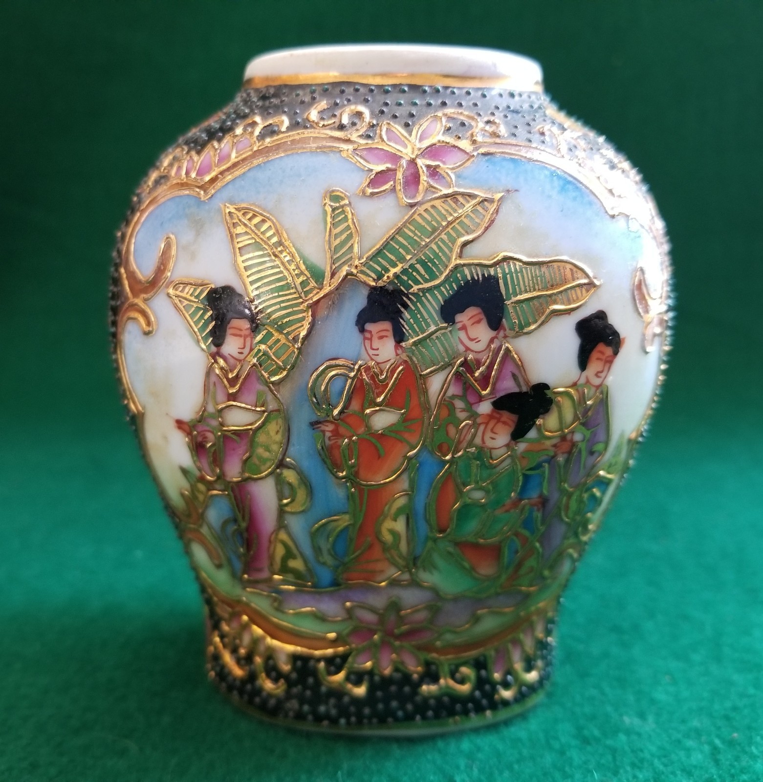 Vintage Chinese or Japanese Hand-Painted Satsuma Style Porcelain Vase - 3-1/2\
