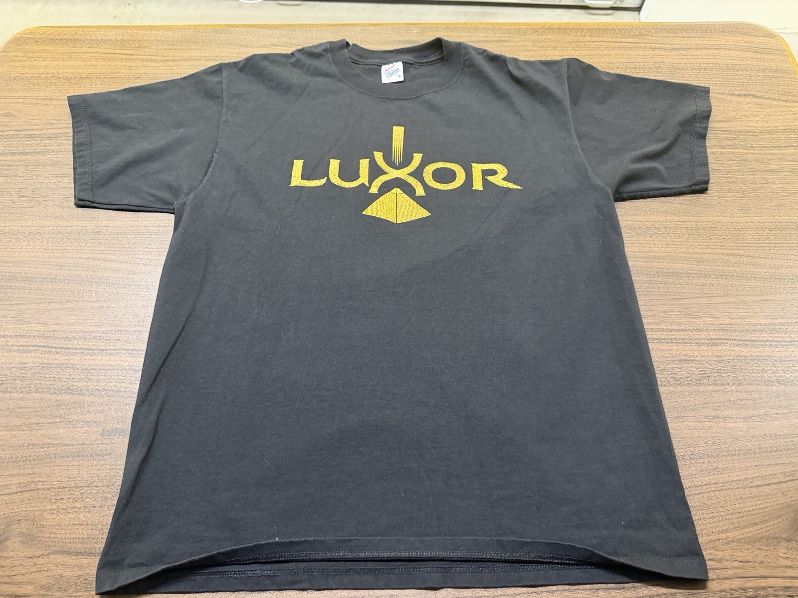 Vintage Luxor Las Vegas Hotel/Casino Men’s Black T-Shirt - JERZEES - Large
