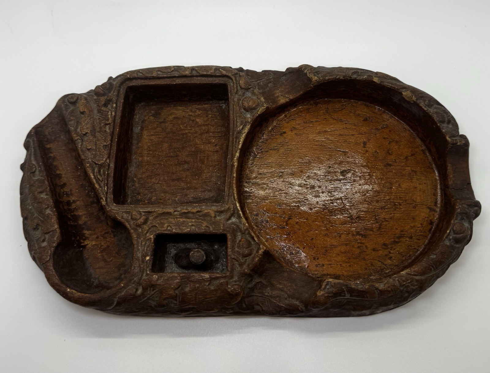 Vintage Carved Wood Smoker’s Companion Pipe Ashtray Tobacco Desk Caddy 10”