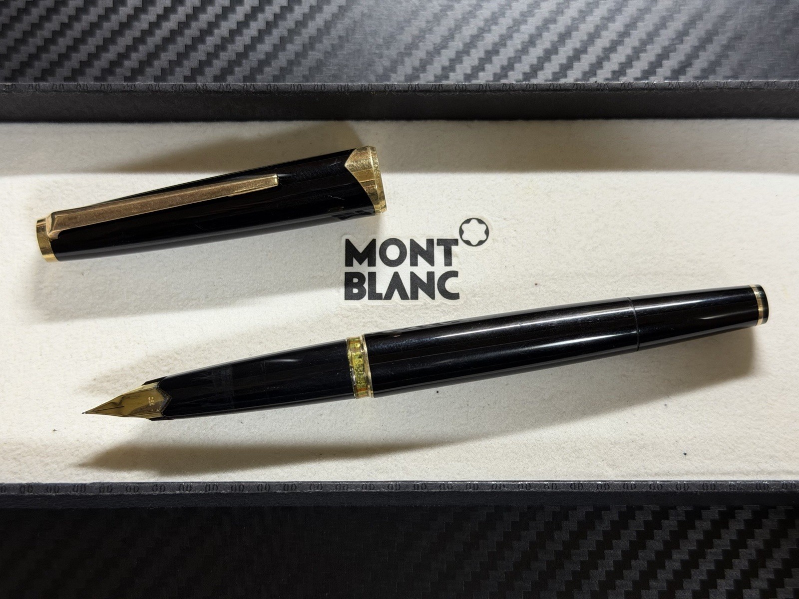 Montblanc No.121 Black 18K EF Piston Fountain Pen Excellent