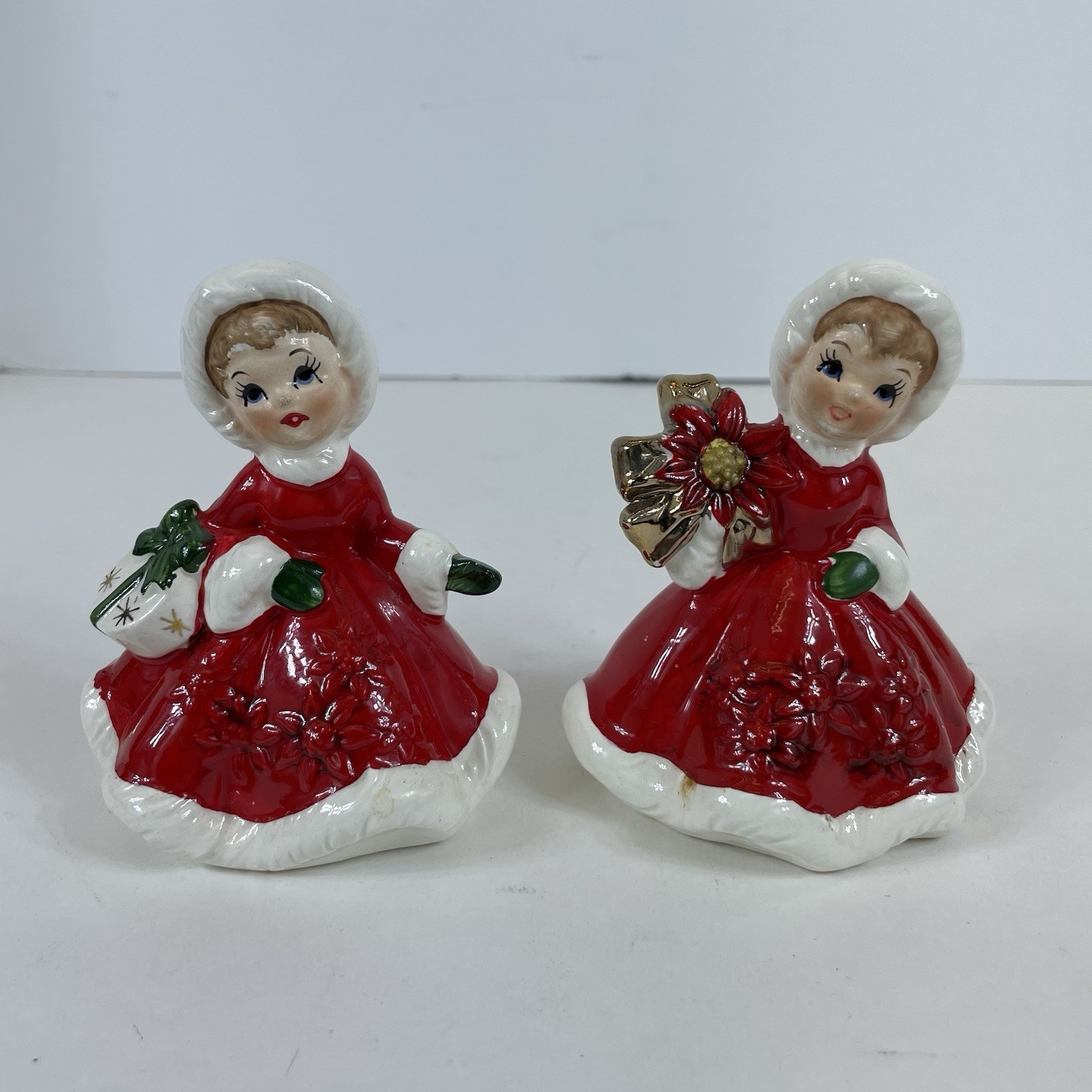 Vintage 50s Lefton #6604 Poinsettia Girl Christmas Figurine Wreath Present Japan
