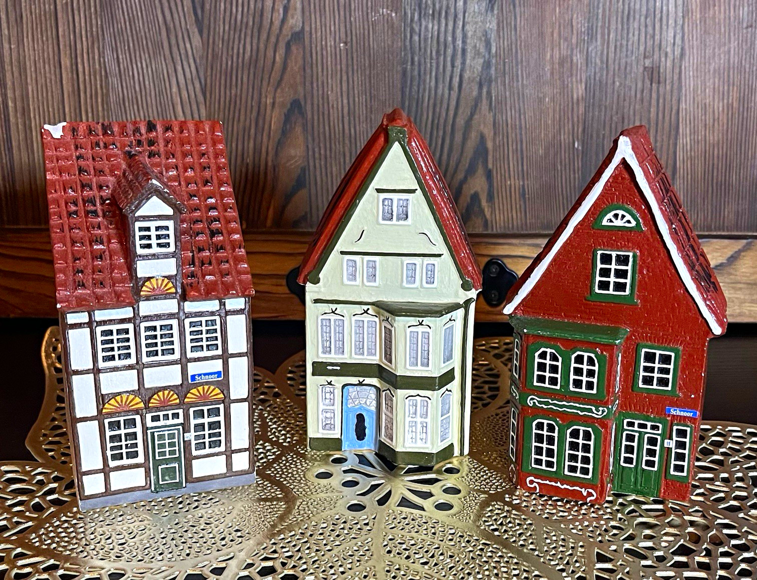 Schnoor Hand Painted Wood Folk Art House Figurines Set of 3 Signed 1986 Schnoor Hand Painted Wood Folk Art House Figurines Set of 3 Signed 1986