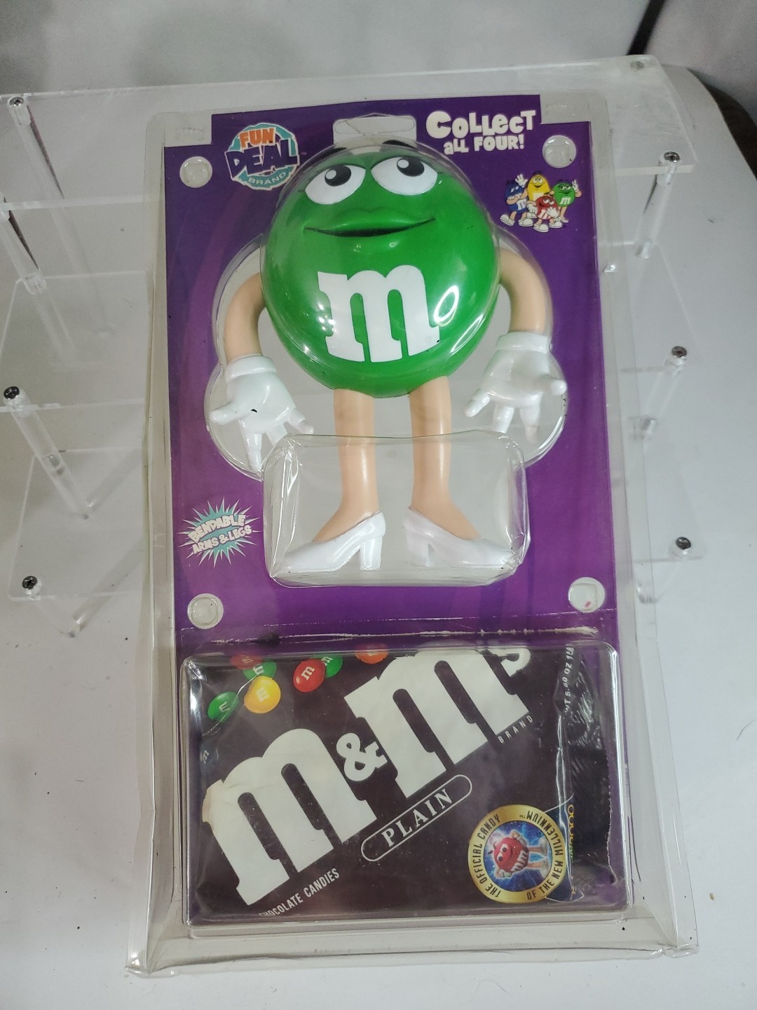Green M&M Bendable Arms & Legs FUN DEAL BRAND New In Sealed Package -With M&M\'s Green M&M Bendable Arms & Legs FUN DEAL BRAND New In Sealed Package -With M&M\'s