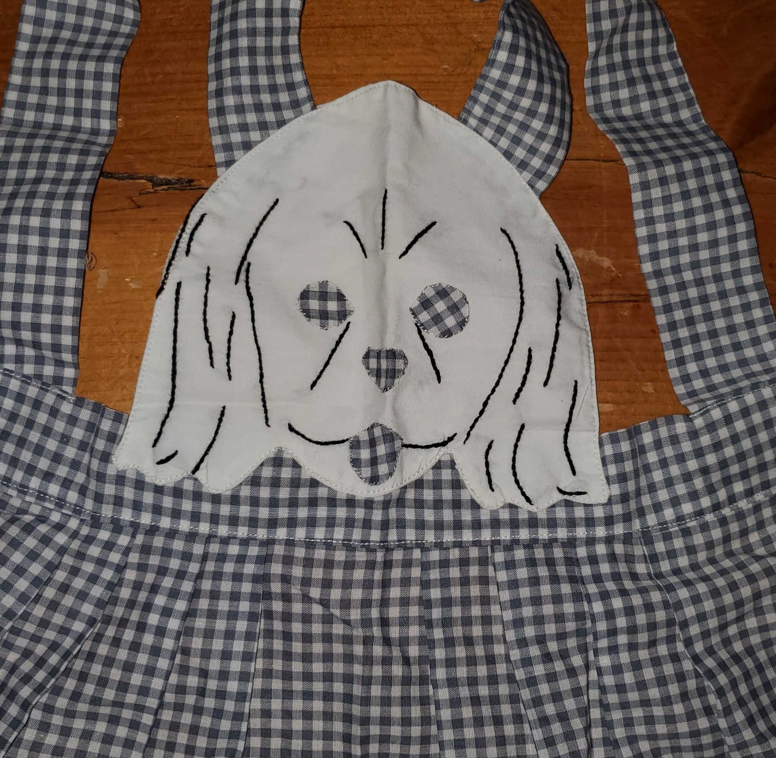 Vintage childrens Apron Gingham Print With Adorable Puppy 1950's