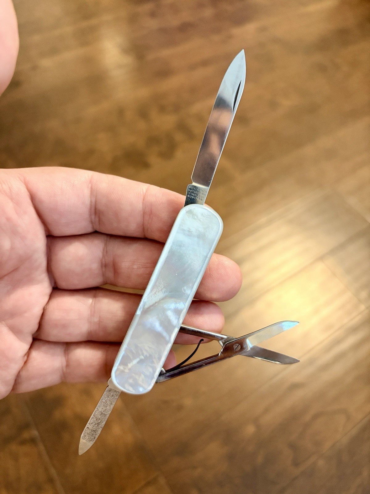 Ultra Rare - Victorinox Ambassador in Mother Of Pearl 74mm