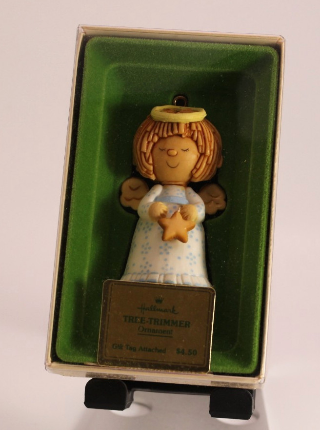 Vintage Hallmark 1978 Ornament CHRISTMAS ANGEL with Star in Original Box A+