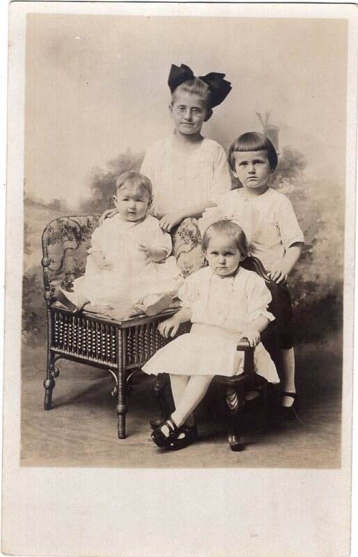 c1905 Vintage Photo RPPC Four Beautiful Children Girls Hair Bows Postcard