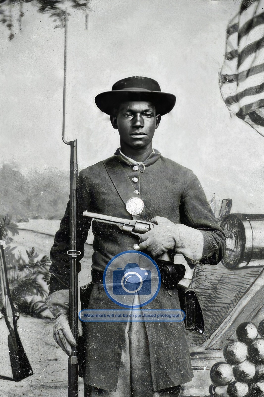 AFRICAN AMERICAN CIVIL WAR SOLDIER HOLDING RIFLE & REVOLVER 4X6 B&W PHOTO AFRICAN AMERICAN CIVIL WAR SOLDIER HOLDING RIFLE & REVOLVER 4X6 B&W PHOTO
