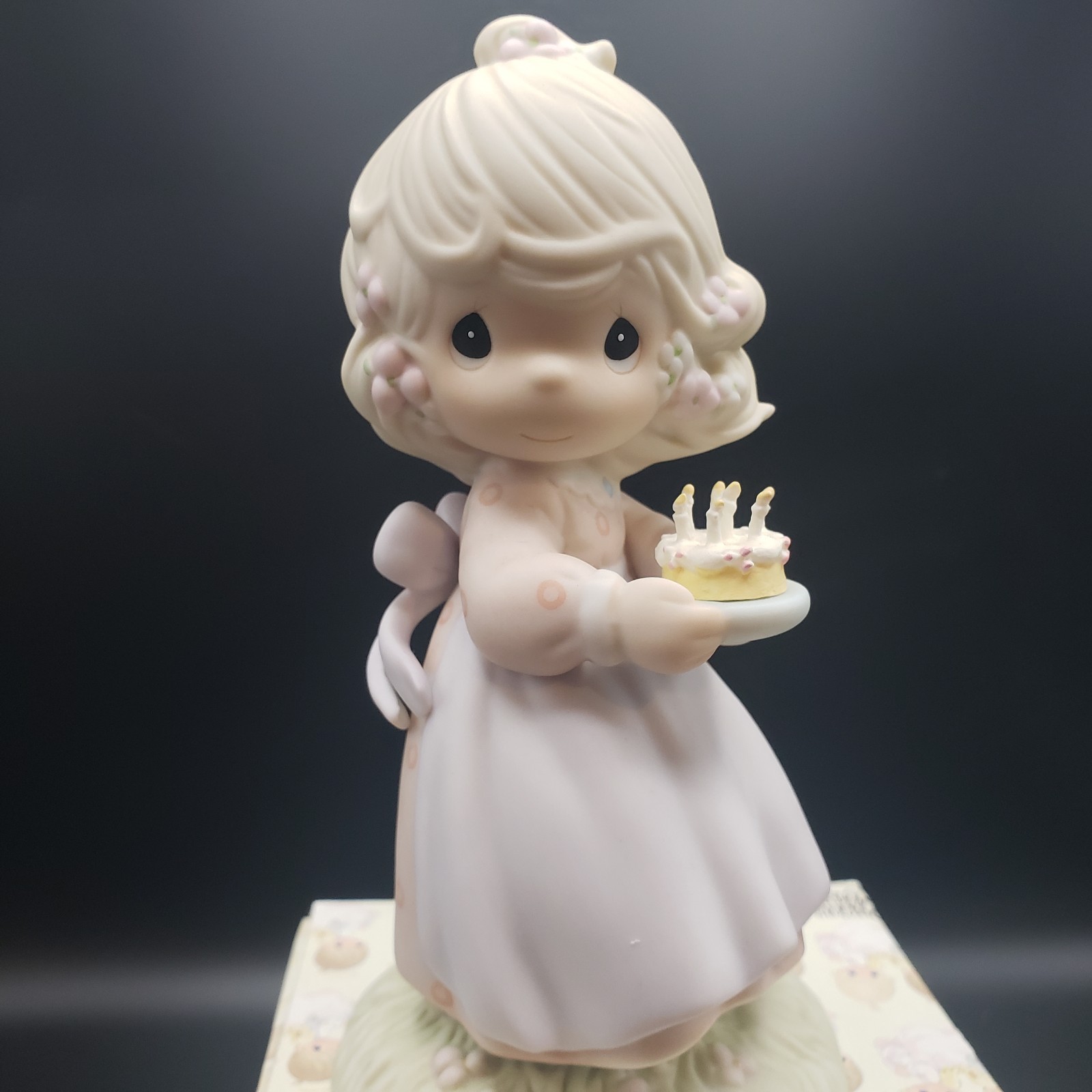 Precious Moments MAY YOUR BIRTHDAY BE A BLESSING  Figurine 524301 Porcelain 1990