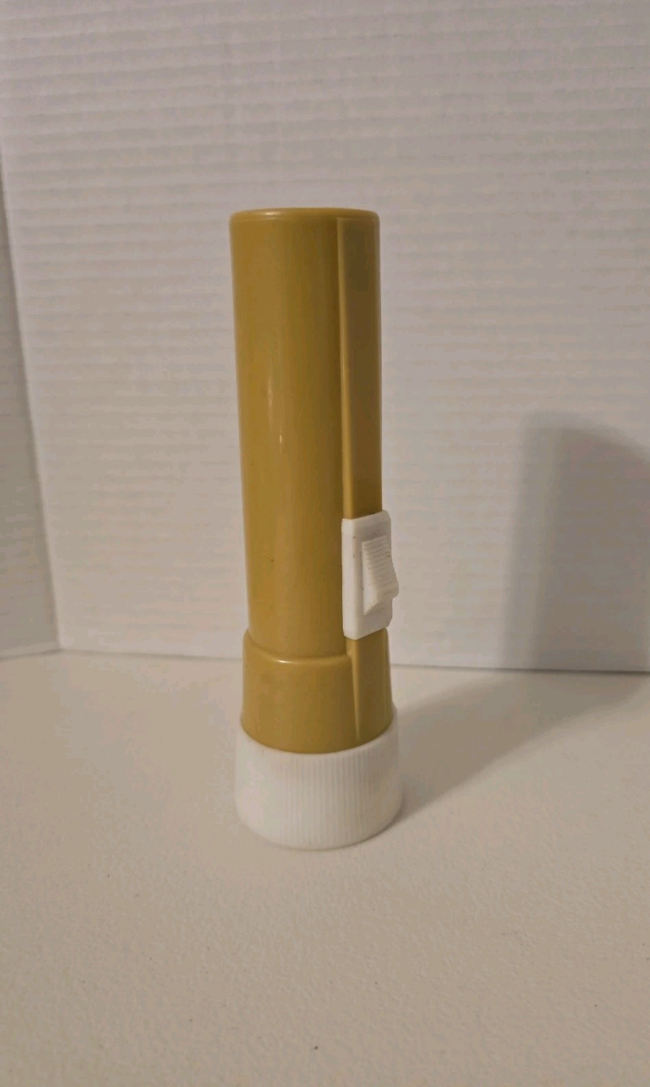 Vintage Rayo-Vac Retro Plastic Flashlight USA Mustard Yellow/White 6.5\