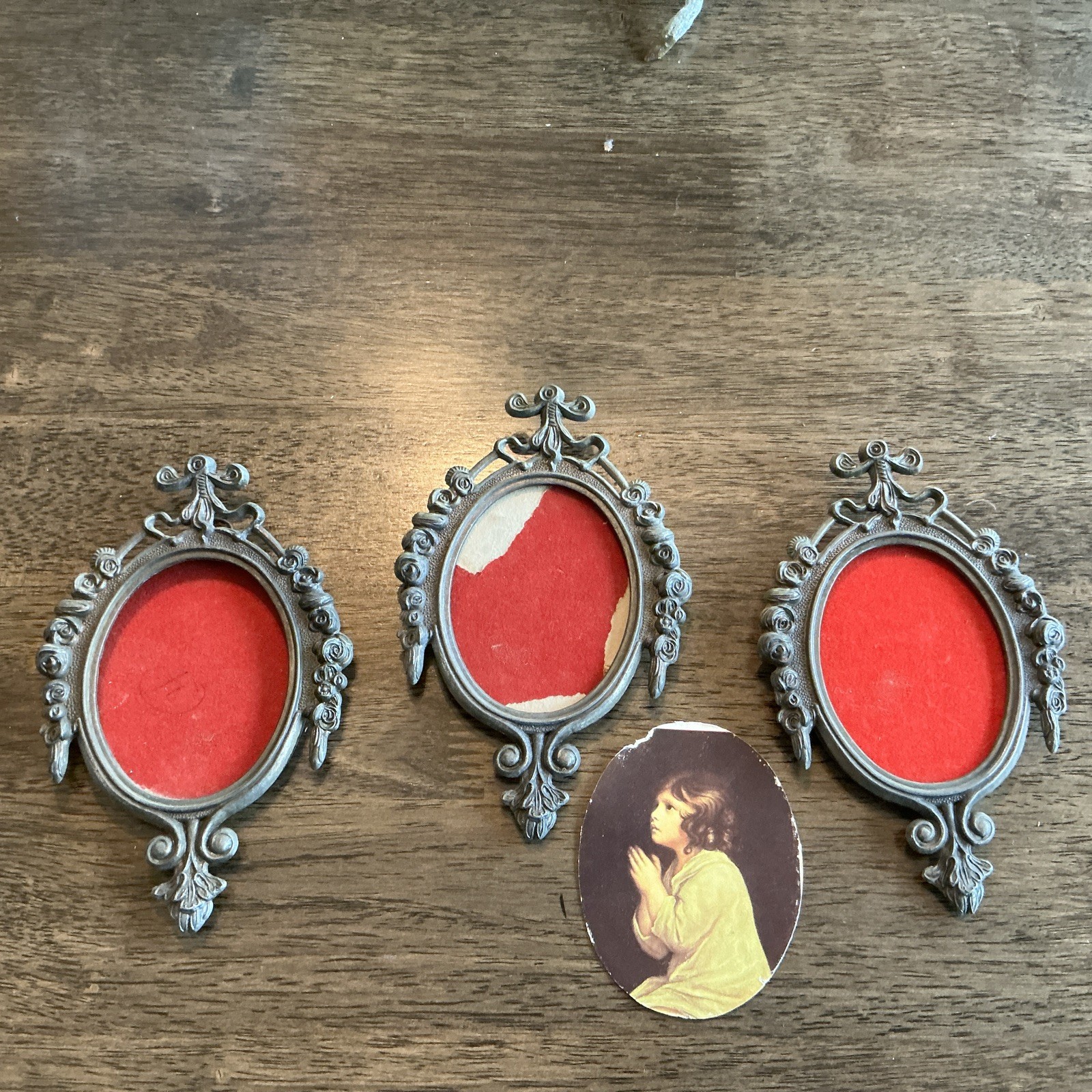 Set Of 3 Vintage Made In Italy Oval Brass Picture Frames Small 6.5” X 4” - Used Set Of 3 Vintage Made In Italy Oval Brass Picture Frames Small 6.5” X 4” - Used