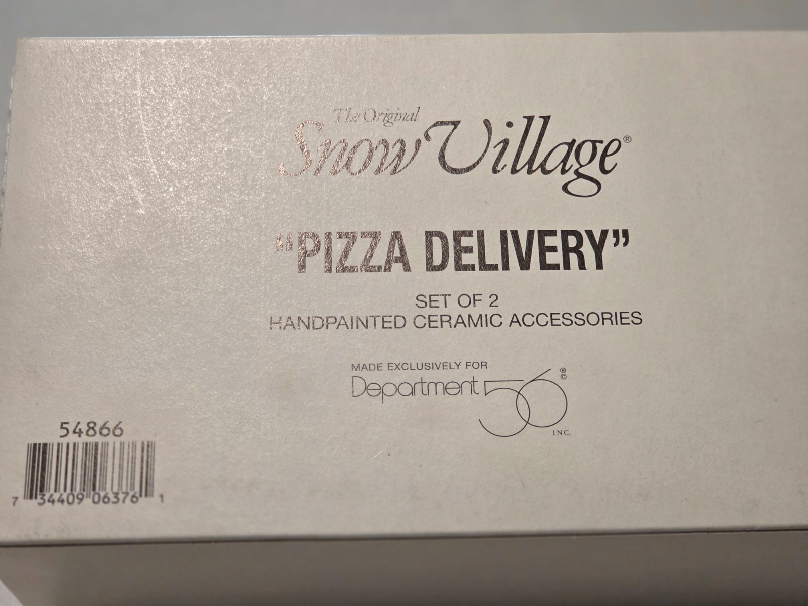Vintage 1998 Dept 56 Snow Village ‘PIZZA DELIVERY’ SET OF 2 #54866 RETIRED Vintage 1998 Dept 56 Snow Village ‘PIZZA DELIVERY’ SET OF 2 #54866 RETIRED