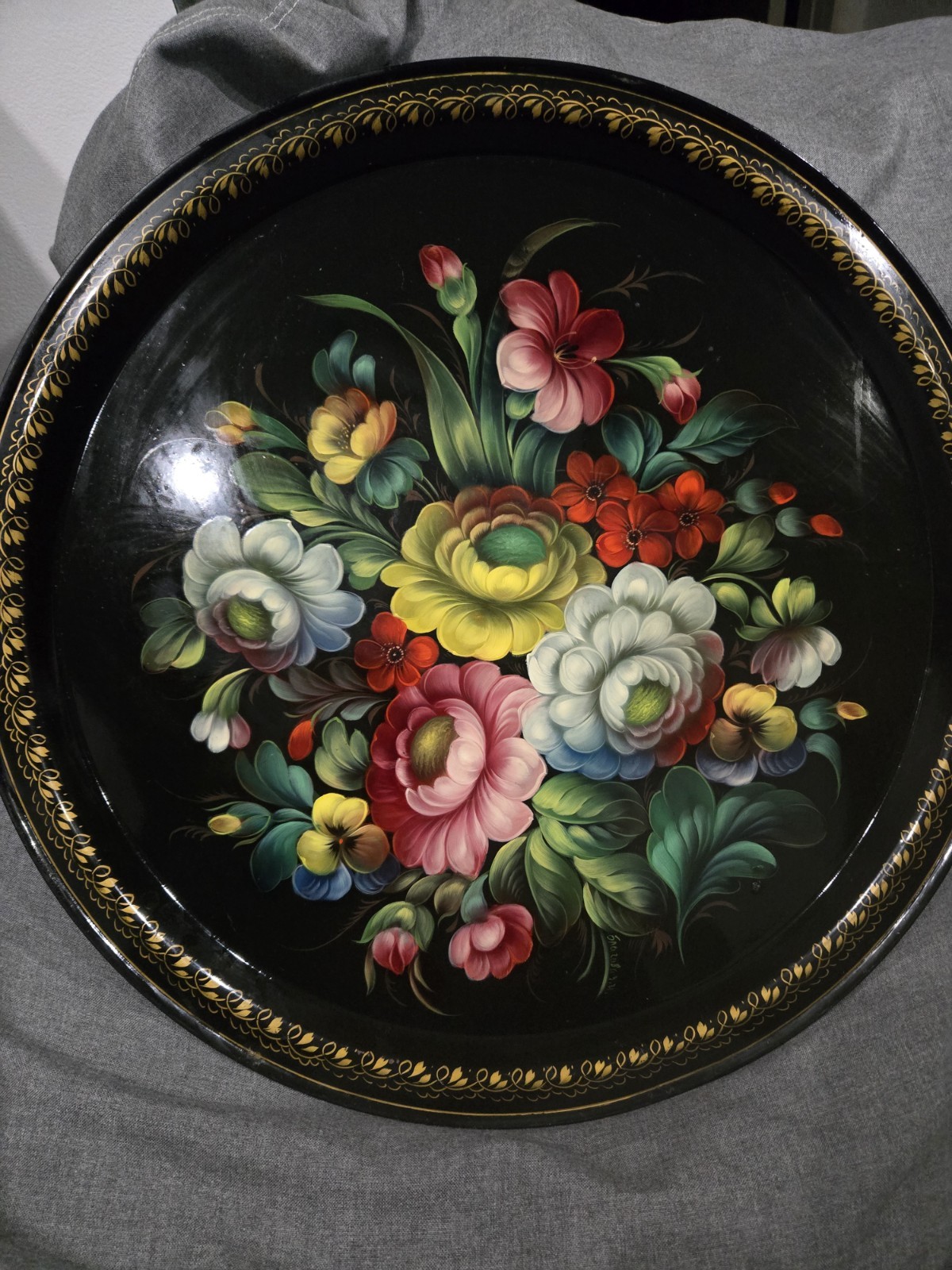 Vintage Russian Zhostovo Hand Painted Floral Metal Tole Round Serving Tray 19.5\