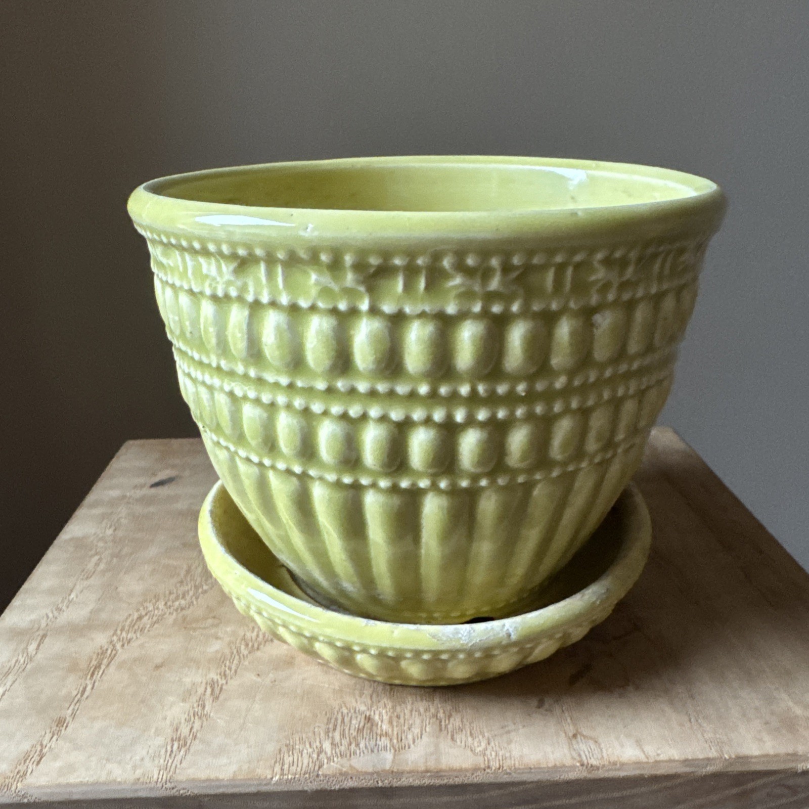 Vintage MCCOY Beaded Ceramic FLOWER POT PLANTER w/Saucer Chartreuse Green