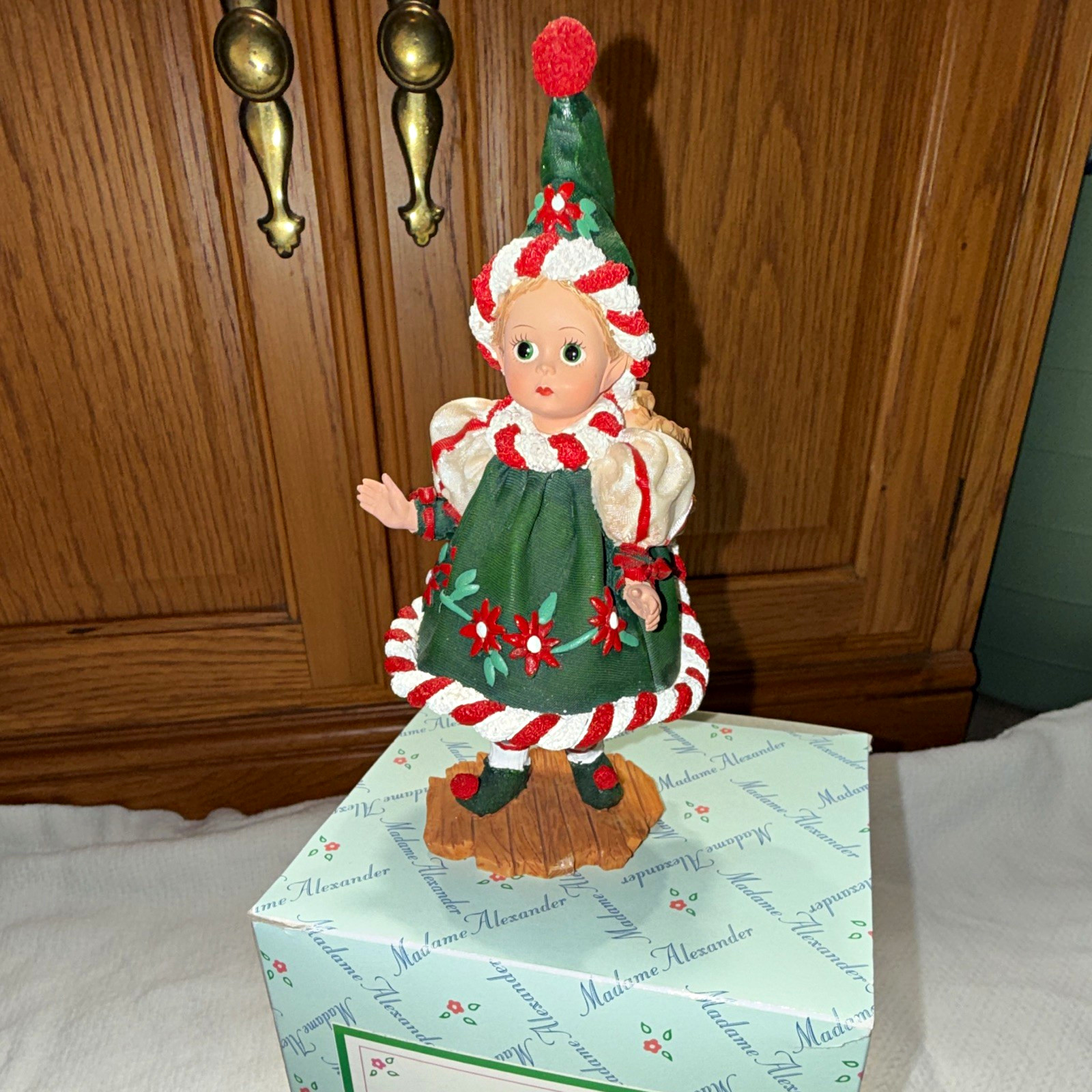 Vintage 1998 Madame Alexander Santa\'s Little Helper Figurine 90160 NIB COA Ed