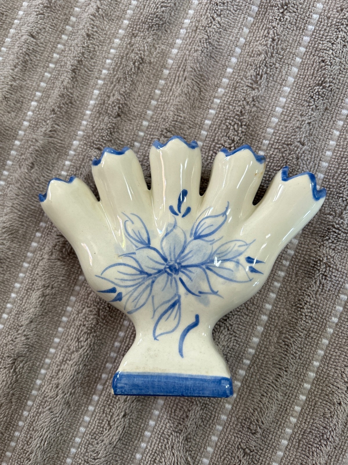 Vintage Leart Pottery Hand Painted Five Finger Bud Vase Blue Florals #304-W USA