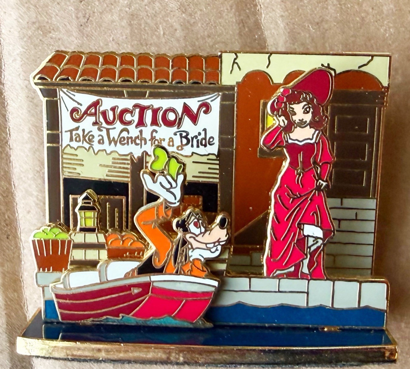 Disney 3D LE Diorama Pirates Of The Caribbean Redhead Auction Pin Goofy