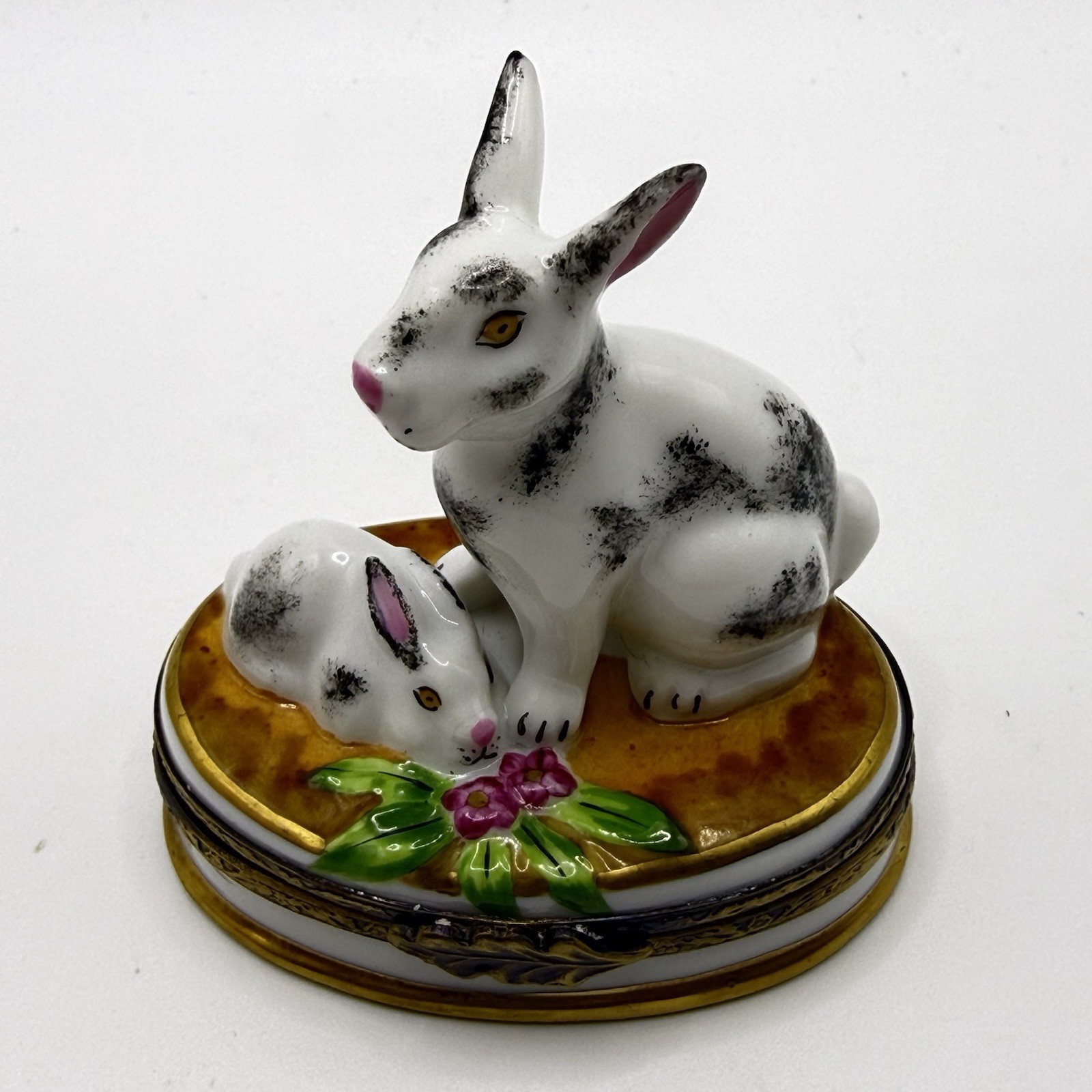 LIMOGES BUNNY FLORAL TRINKET BOX CHAMART PEINT MAIN FRANCE VINTAGE VIDEO FLOWERS