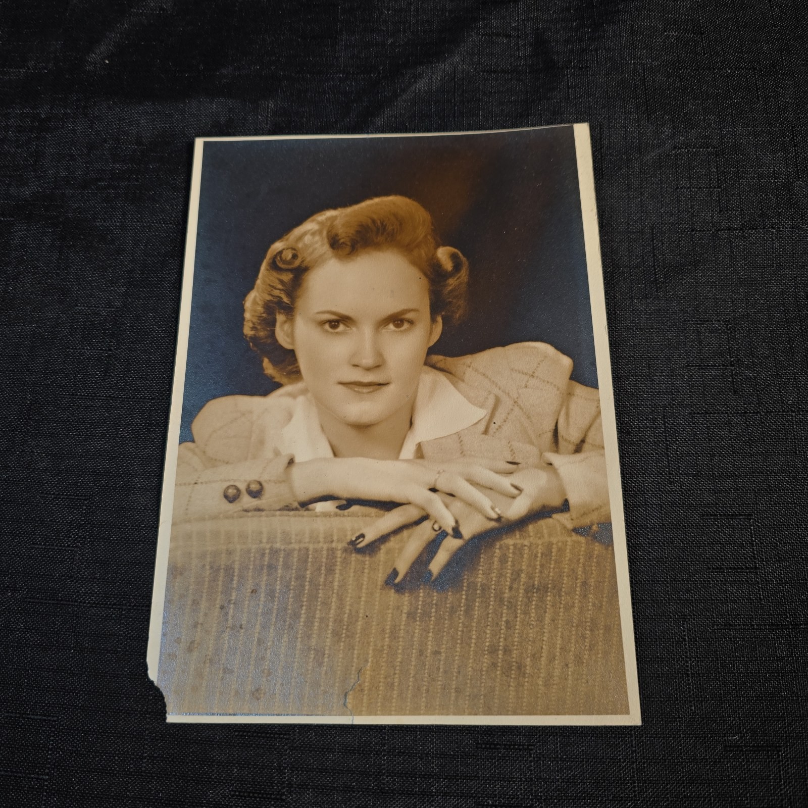 Vintage 1940s 1950s Studio Portrait Photograph Young Woman 3.5x5 Inches