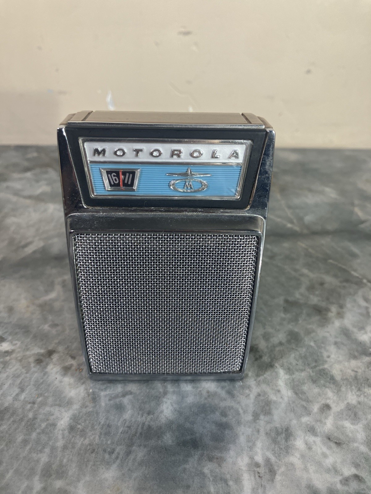 Vintage 1960s MOTOROLA X15E 6 TRANSISTOR AM RADIO TESTED SEE NOTES