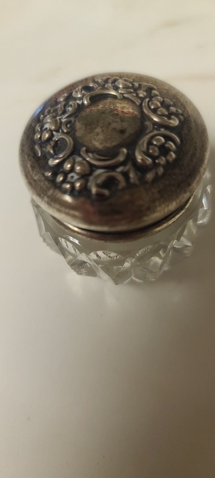 Antique STERLING REPOUSSE LID Small Crystal Dresser PowderJar Rouge Vanity11/2