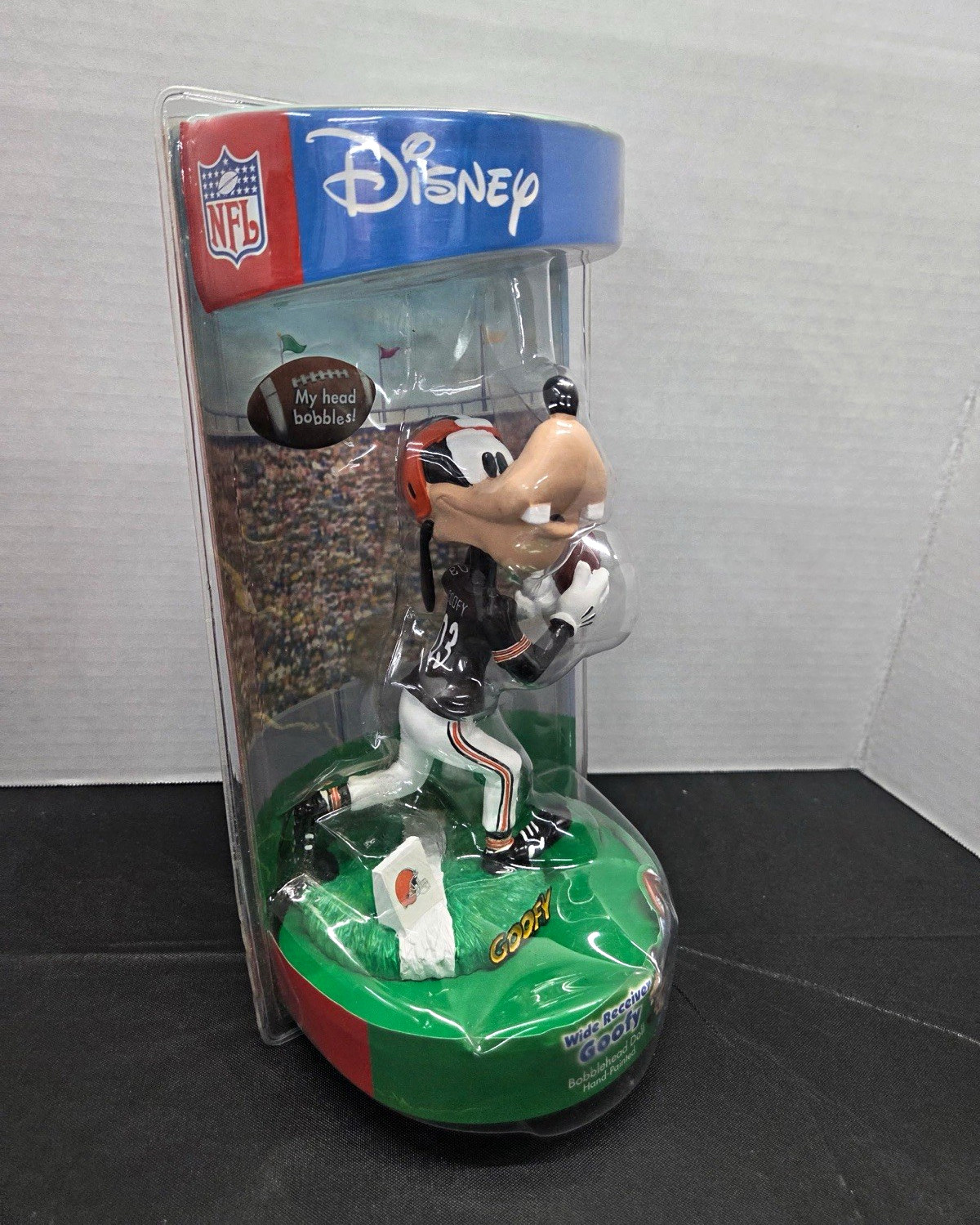Disney NFL Cleveland Browns Goofy Bobblehead “Wide Receiver Goofy