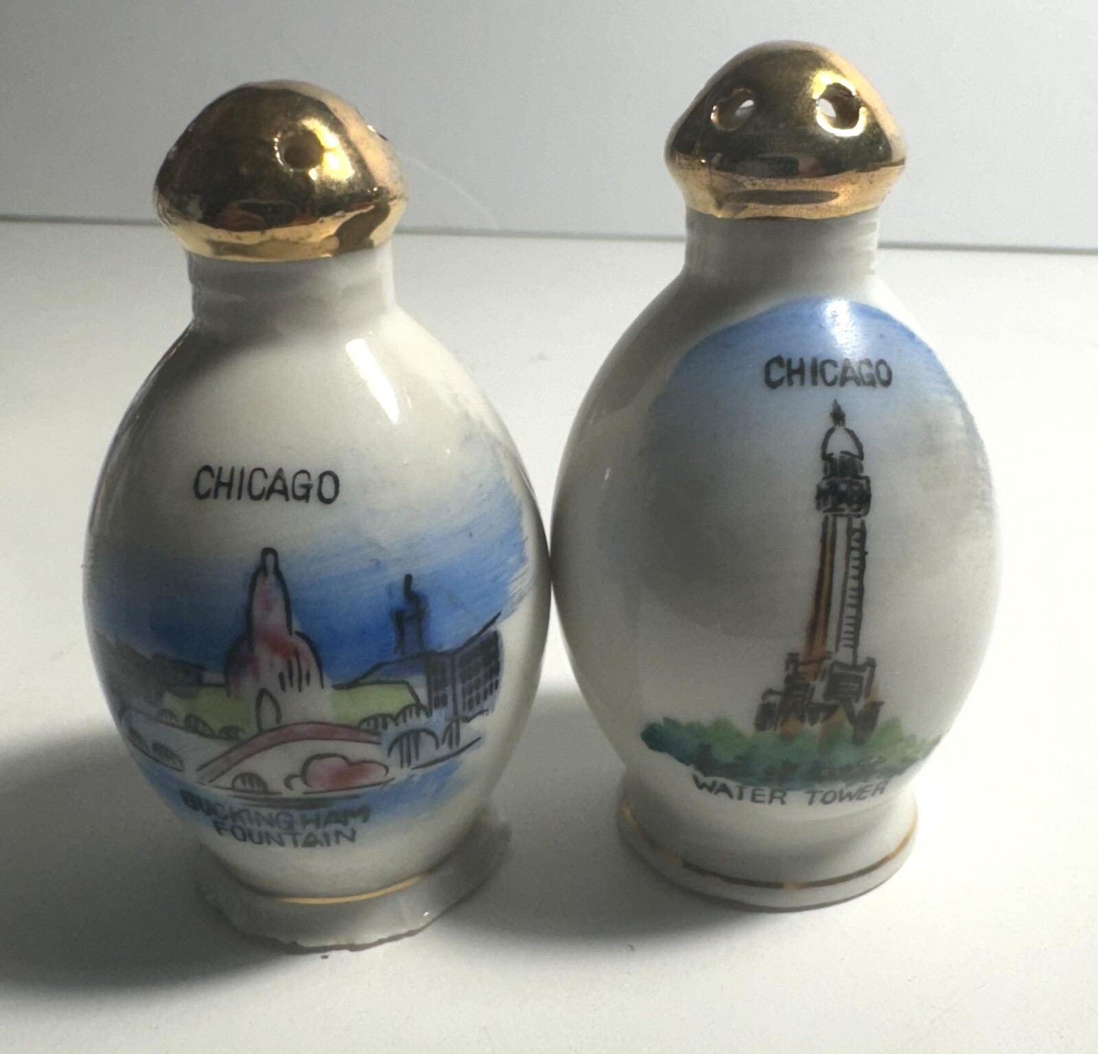 Vintage 1950's Salt & Pepper Shakers Thrifco Souvenir Chicago 