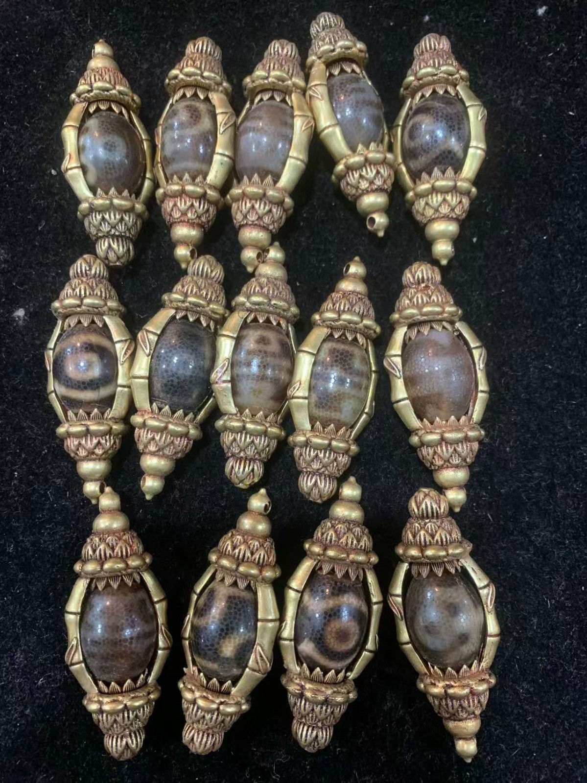 14Pcs Pure Tibetan Brass Inlay Old Natural Agate Dzi Prayer Bead Pendants 14Pcs Pure Tibetan Brass Inlay Old Natural Agate Dzi Prayer Bead Pendants