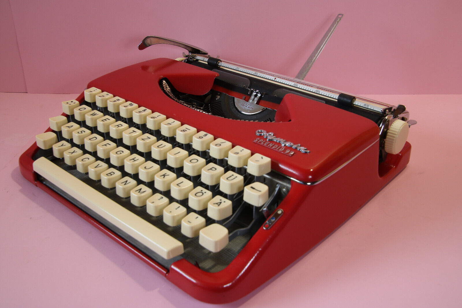 Vintage OLYMPIA SPLENDID 99 RAR Red typwriter w own black case