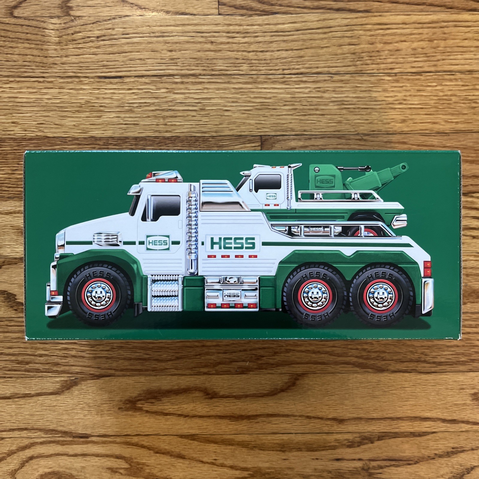 Hess 2019 Tow Truck Rescue Team w/ 3 Tow Features New In Box