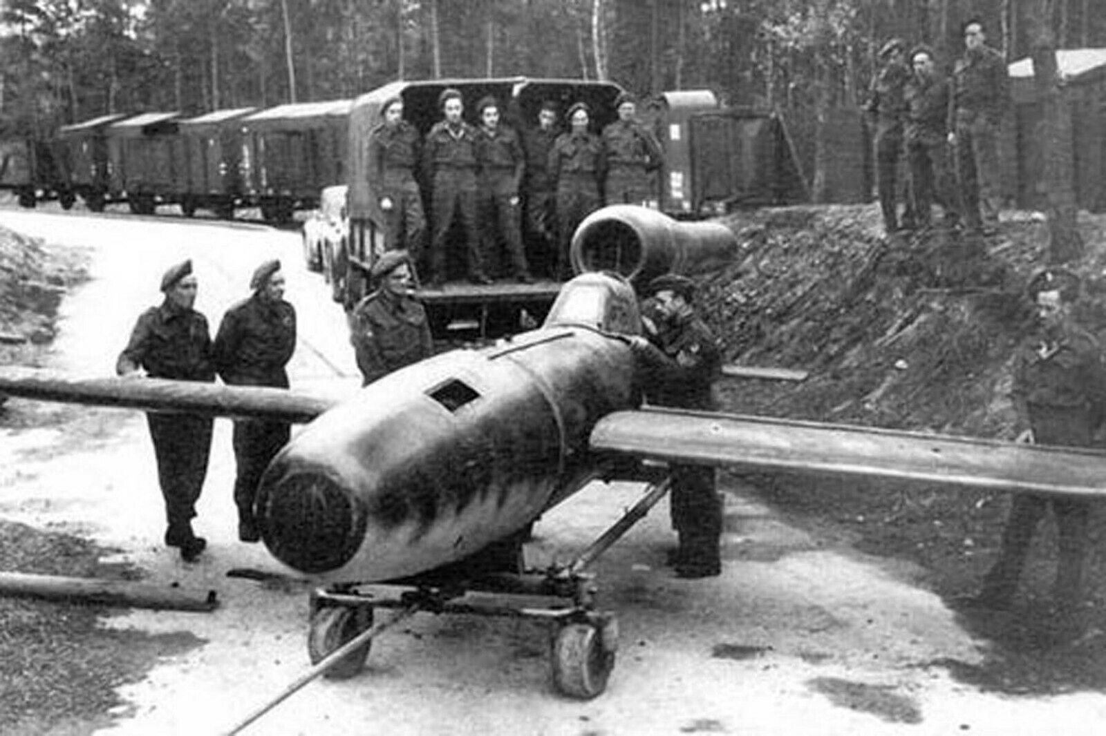  Fieseler Fi 103R Reichenberg was a late war crewed WW2 Photo Glossy 4*6 in S012