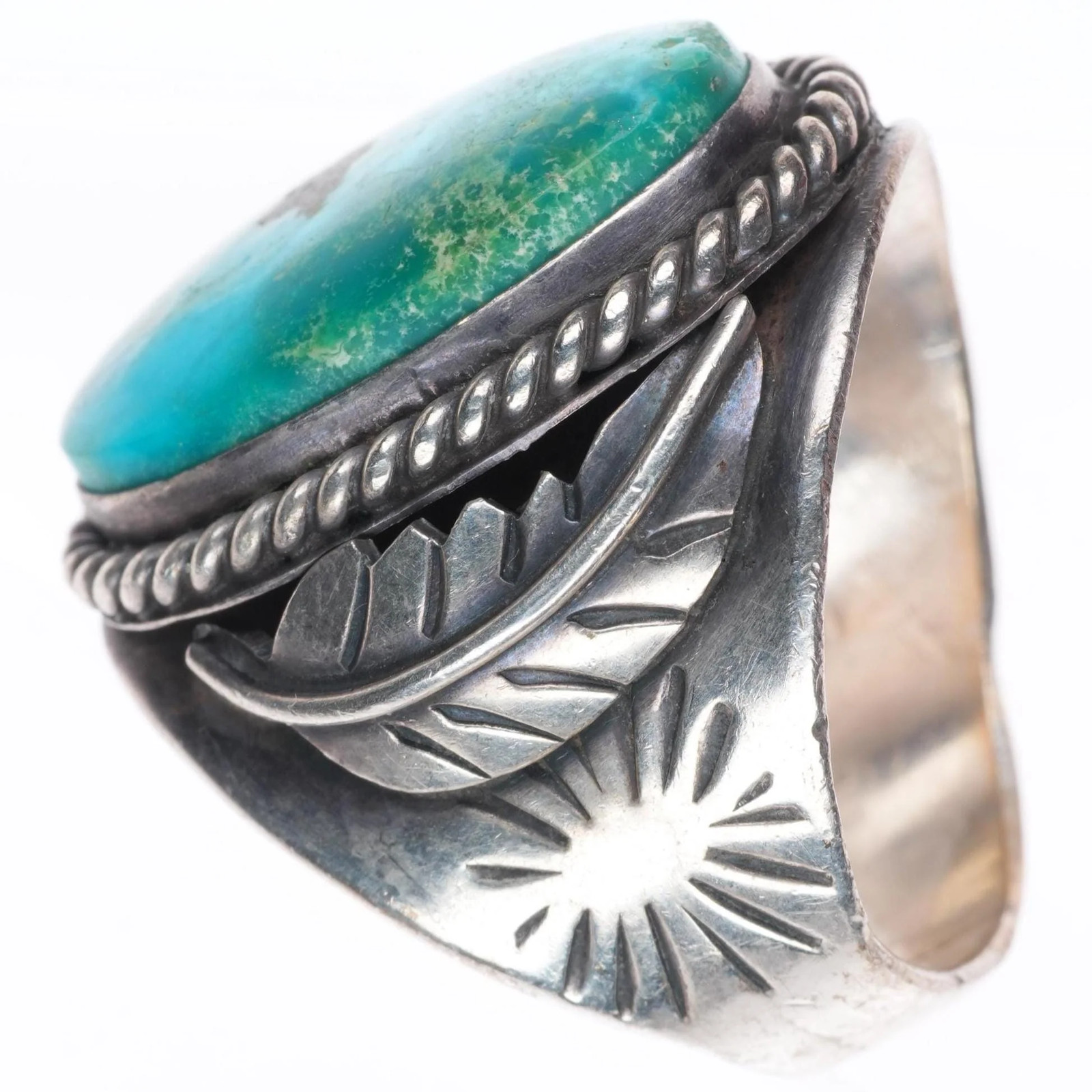 sz11.5 vintage Navajo sterling silver men's ring with nice turquoise
