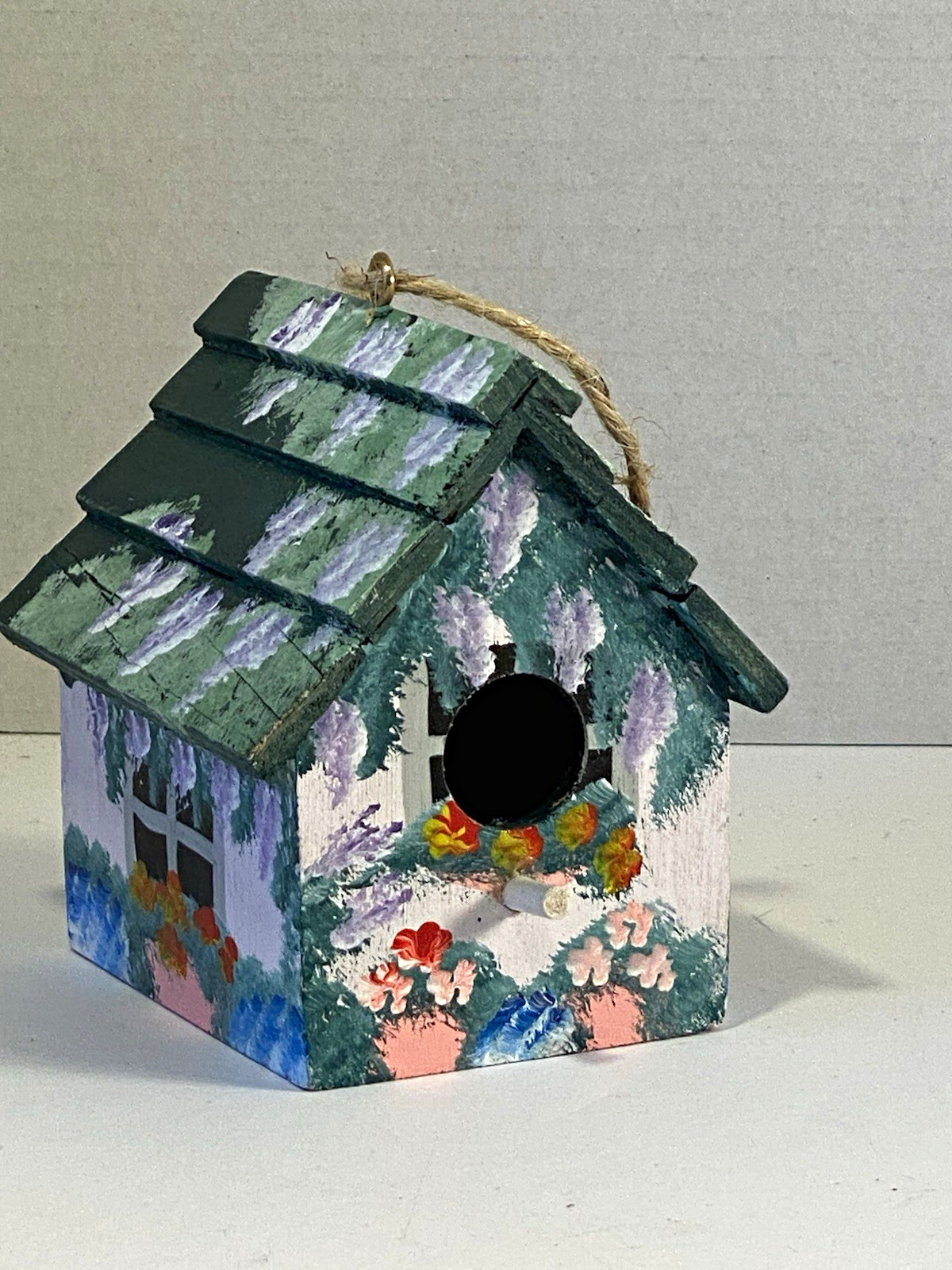 VTG 90s hand painted hanging wooden birdhouse miniature 4 inches tall ￼Nos￼