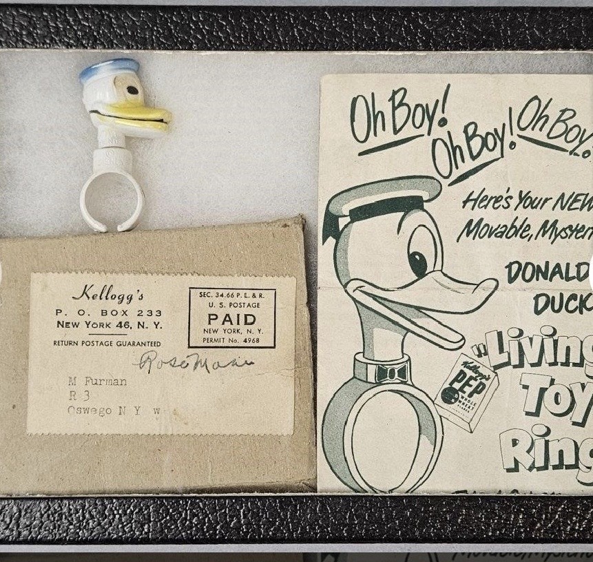 Vintage 1950 Kellogg\'s PEP Cereal Donal Duck living toy ring with paperwork