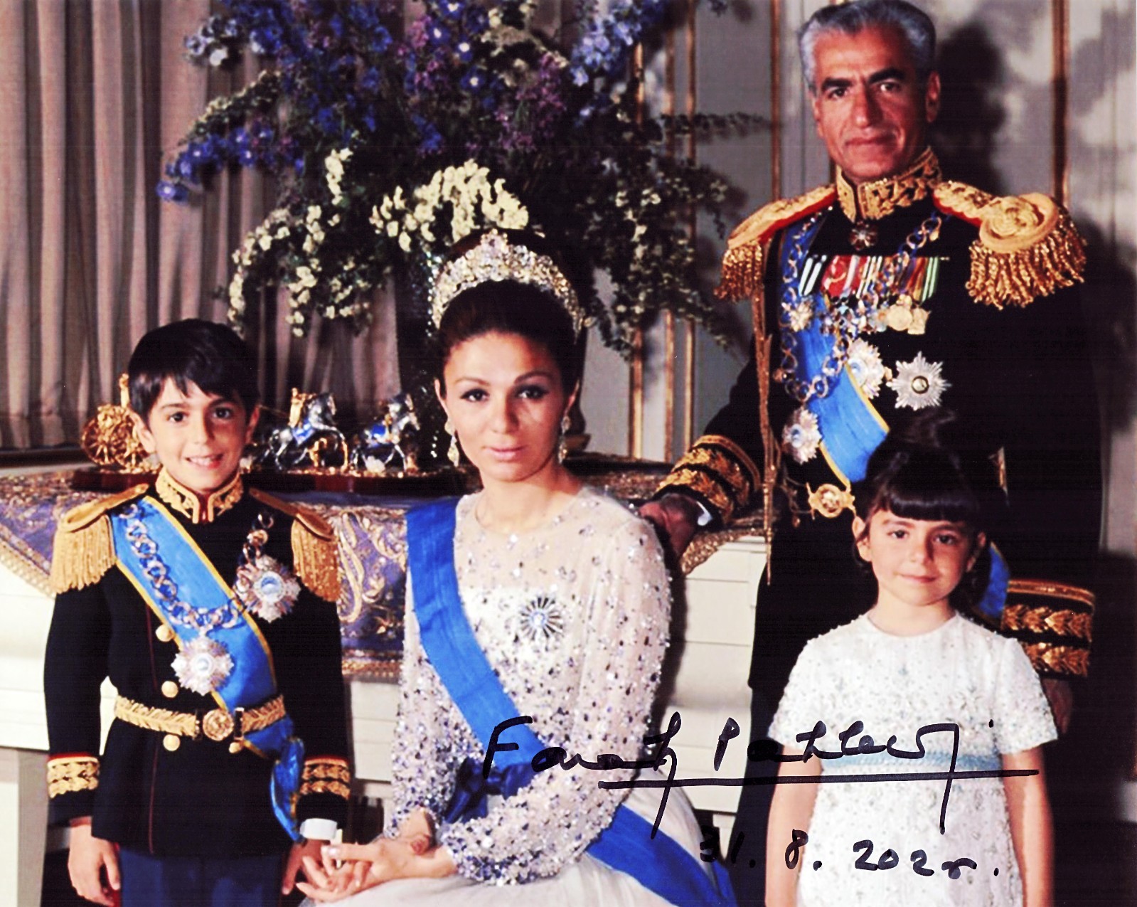 Farah Pahlavi signed autographed 8x10 photo Shah Last Queen Empress of Iran
