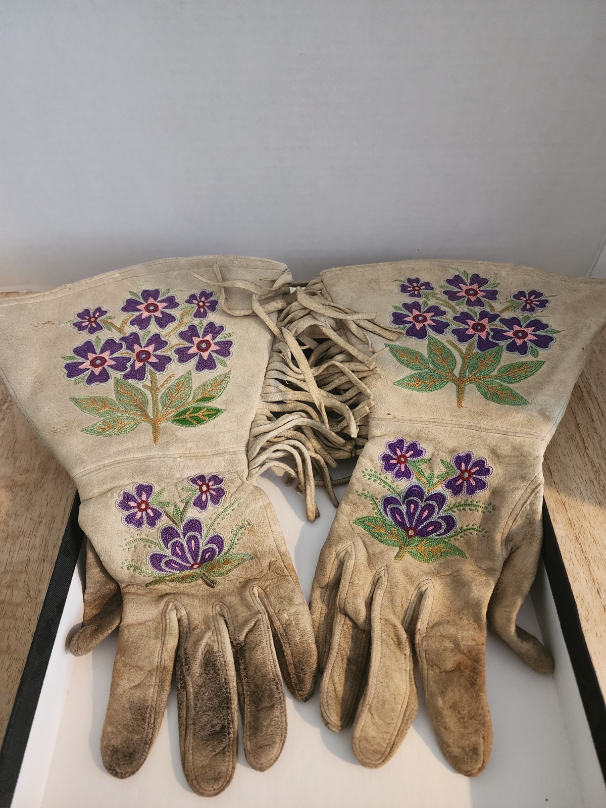 Native American Antique/Vintage Gloves Embroided Fringed Gauntlets 