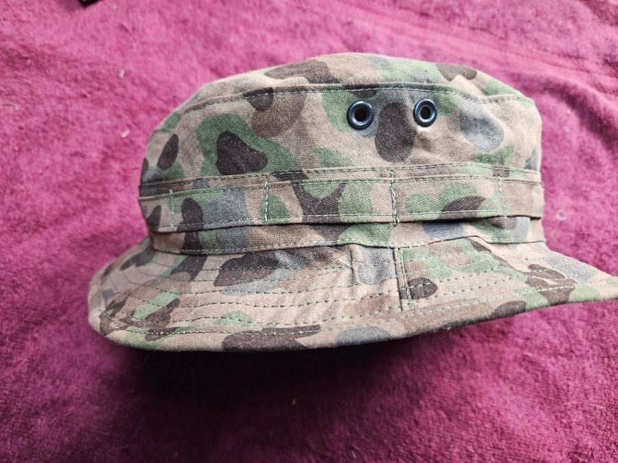 Austrian camo boonie hat size 7 3/4