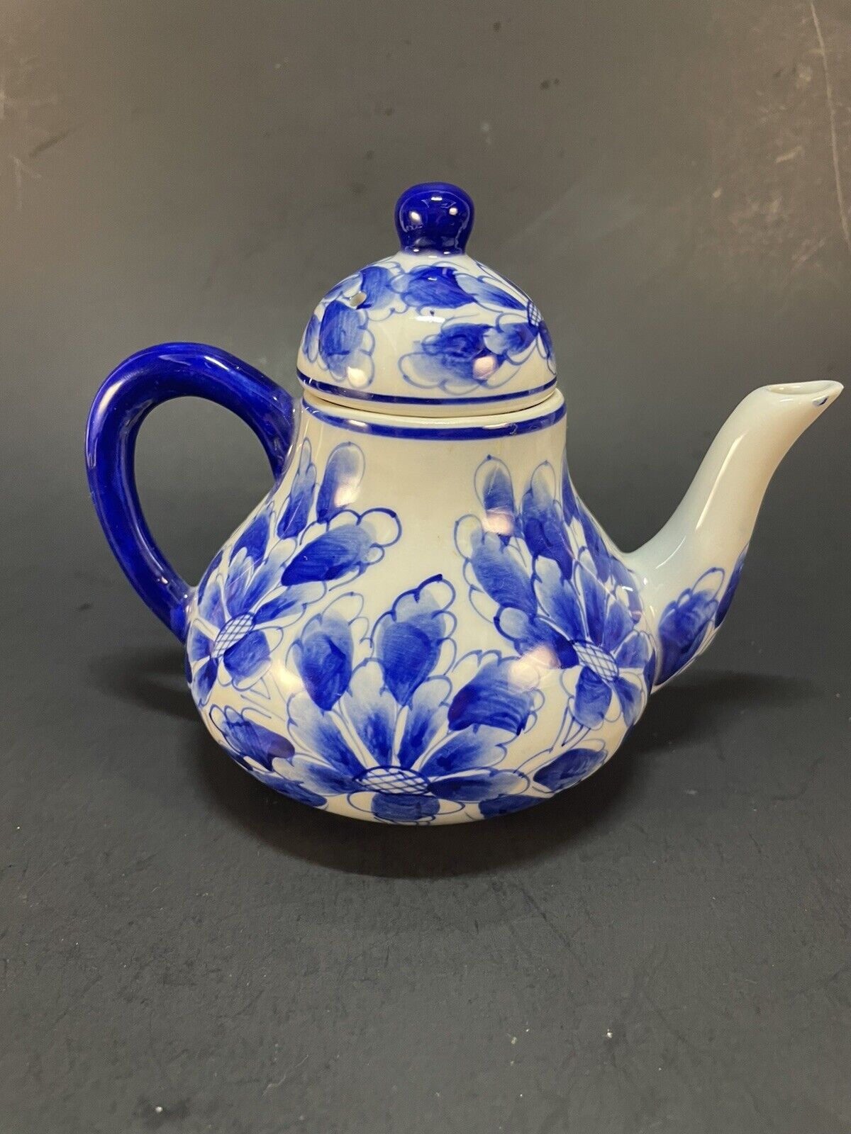 Lovely Vintage ceramic blue/white ceramic teapot Small