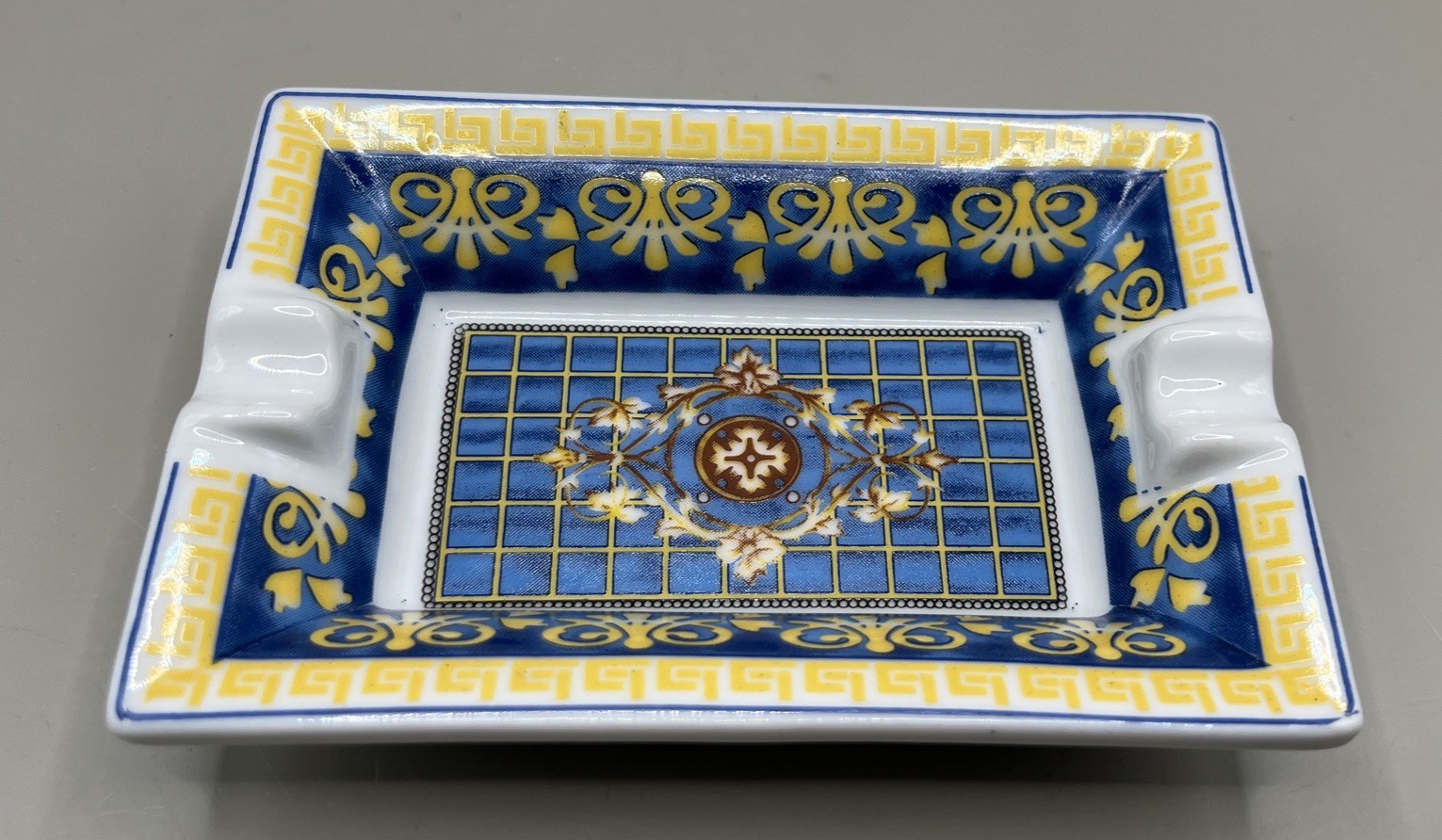 Bacova Porcelain Vintage Ash Tray Beautiful Design 4.5” x 3”.